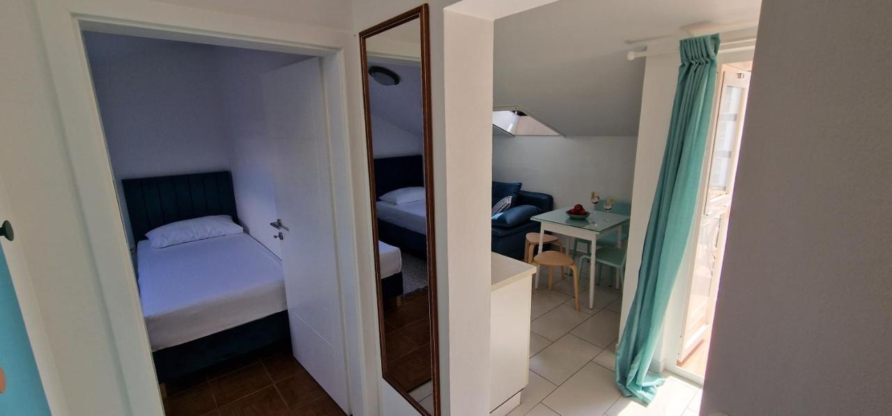 Apartmani Eladora Биоград на Мору Екстериор снимка